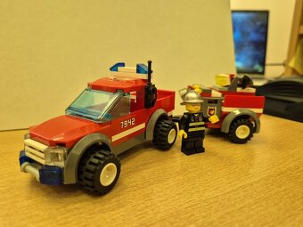 LEGO City 7942 Hasičský pick-up - 4