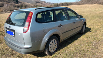 Ford Focus 1,6i - 4