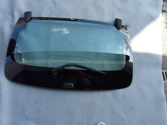 PEUGEOT 107 ,,NÁRAZNÍK ,ZADNÍ PÁTÉ DVEŘE - 4