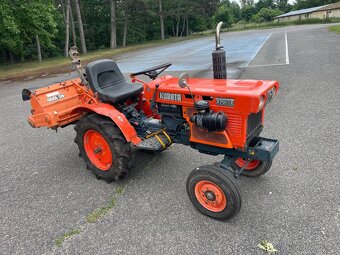 Malotraktor KUBOTA tříválec, nové pneu, příslušenství - 4