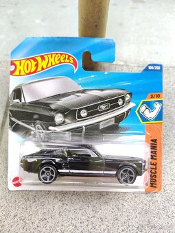 HOT WHEELS MODELY - 4