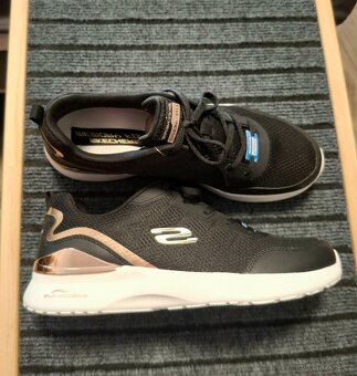 Skechers - 4