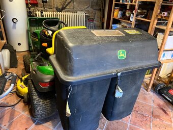 Traktůrek John Deere - 4