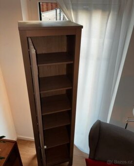 Vitrína Ikea Hemnes v šedohnědém provedení - 4