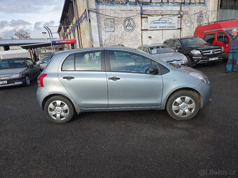 Toyota Yaris 1.3i (64 kW) - 4