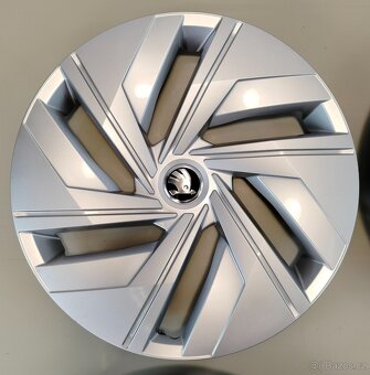 Originální poklice Škoda 18 - 4