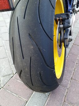 Yamaha yzf 1000 R1 - 4