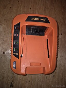Patriot - nabíjecí stanice QC 40V a baterie BT20
40V
- 4