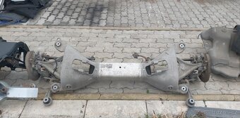 Náhradní díly na Peugeot 407 2.2 HDI bi-turbo 125 kW,rád por - 4