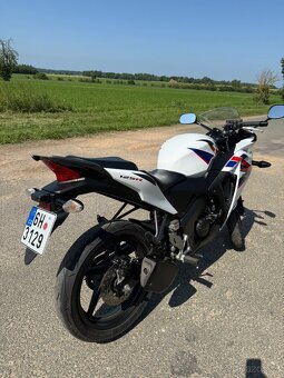 Honda CBR 125R r.v. 2013 - 4