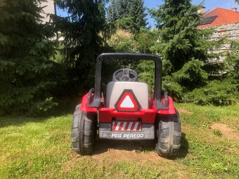 PEG PÉREGO Šlapací traktor - 4