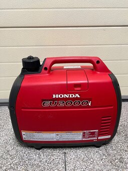 Honda EU2000i elektrocentrála - 4