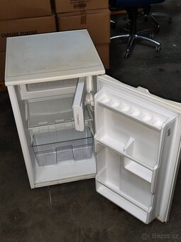 Zachovalá malá lednička, - 4