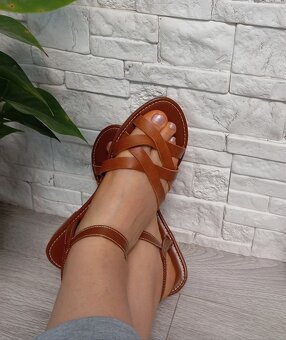 dvoje páskové nové boty vel 43 - 4