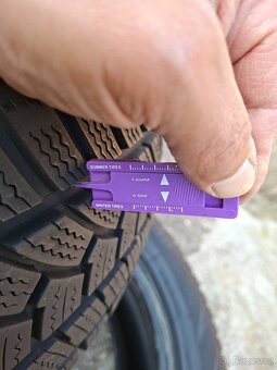 215/60 R17 zimní - 4