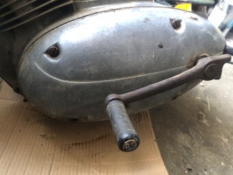 Motor jawa 250/353 - 4