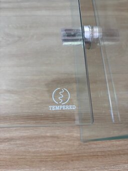 Prodám skleněný konferenční stolek - 4