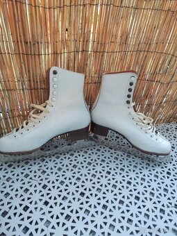 Dámské klasické bílé brusle Botas 25 - 4