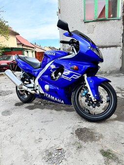 Yamaha yzf 600r - 4