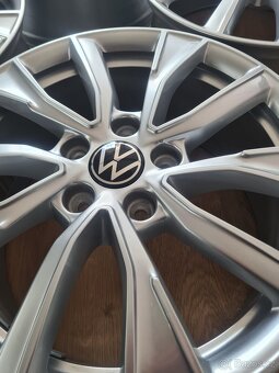 5x120 R18 - 4