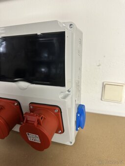 Zásuvková skříň jištěná 2x400V 2x230V - 4