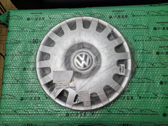 poklice kola 16 VW Golf IV 1J0601147Q GJW - 4