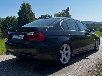 BMW E90 330i - 4