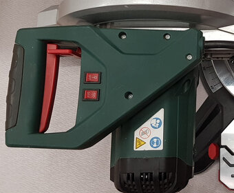 Přenosná stolní pokosová pila Metabo KGS 254 M 1800W - 4