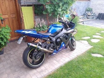 Yamaha YZF-R1 - 4