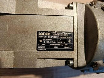 Elektromotor LENZE s převodovkou. 0,55 kW, 105 ot/min - 4