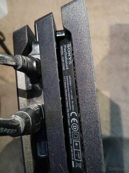 Playstation 4 PRO 1TB + 2 ovladače - 4