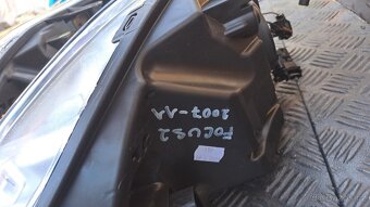 Ford focus mk2 svetla - 4
