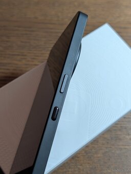 Nothing Phone (3a) Pro 256/12GB - 4