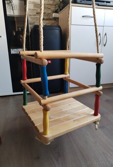 Celodřevěná dětská houpačka - 4