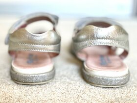 Dívčí elegantní sandály Richter - stříbrné v. 30 - 4