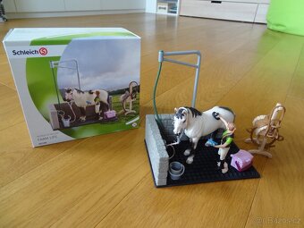 Schleich 42104 Mycí kout pro koně - 4