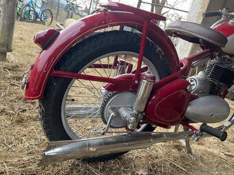 Jawa pérák 250 - 4