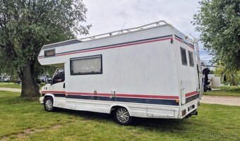 Obytný automobil Peugeot - 4