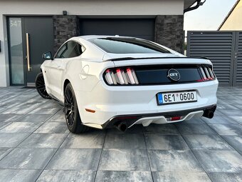 Ford Mustang 5.0Ti-VCT V8 GT nové v ČR 9900km - 4