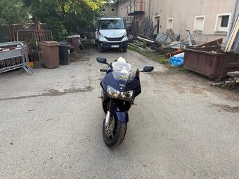 Honda cbr900rr - 4