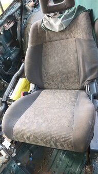 RAV4 motor a díly z auta - 4