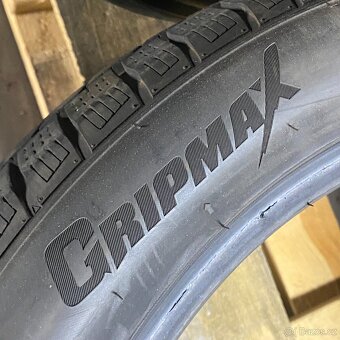 Zimní pneu 215/50 R18 96v Gripmax 7,5-8mm - 4