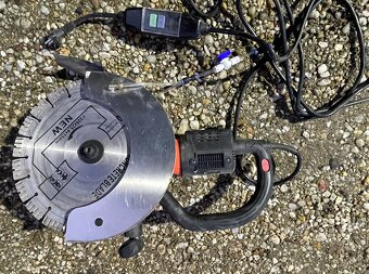 Elektrická píla na beton , řezačka , Wabrotech WT320 - 4