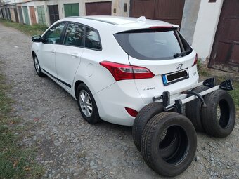 Hyundai i30 1.6 benzín 88kw-Koup.ČR,1 MAJITEL,CEBIE,SERVIS - 4