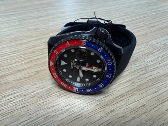 Seiko 5 Sports GMT Pepsi - 4