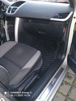 Peugeot 207 1,4 65 kW, STK platná, rv 2008 - 4