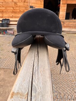 NOVÉ Sedlo univerzální Wintec Hart 2000, vel 17,5 - 4