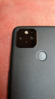 kompaktní mobilní telefon Google Pixel 5 - 4