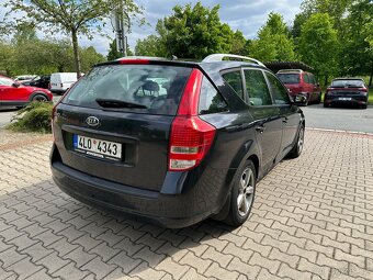 Prodám:Kia Cee'd 1.4 R.V 2011 Facelift kombi 107TKM najeto - 4