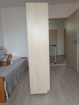 Skříňka s policemi - 4